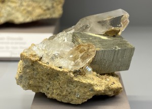 �����, �����, ���������� (Au) ������������� (������ ����). �������� � �������������. webmineral.ru