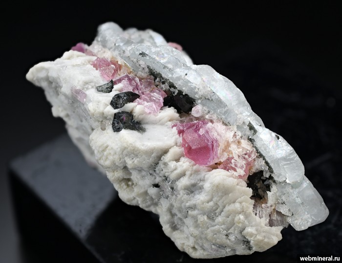   , , , . Sakavalana mine, Ambatovita, Mandrosonoro area, Ambatofinandrahana District, Amoron'i Mania Region, Fianarantsoa Province.