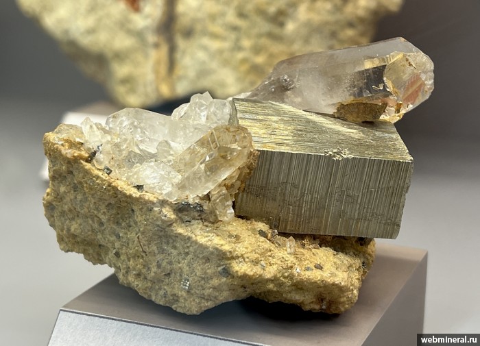 ���������� �������� �����, �����. ���������� (Au) ������������� (������ ����).