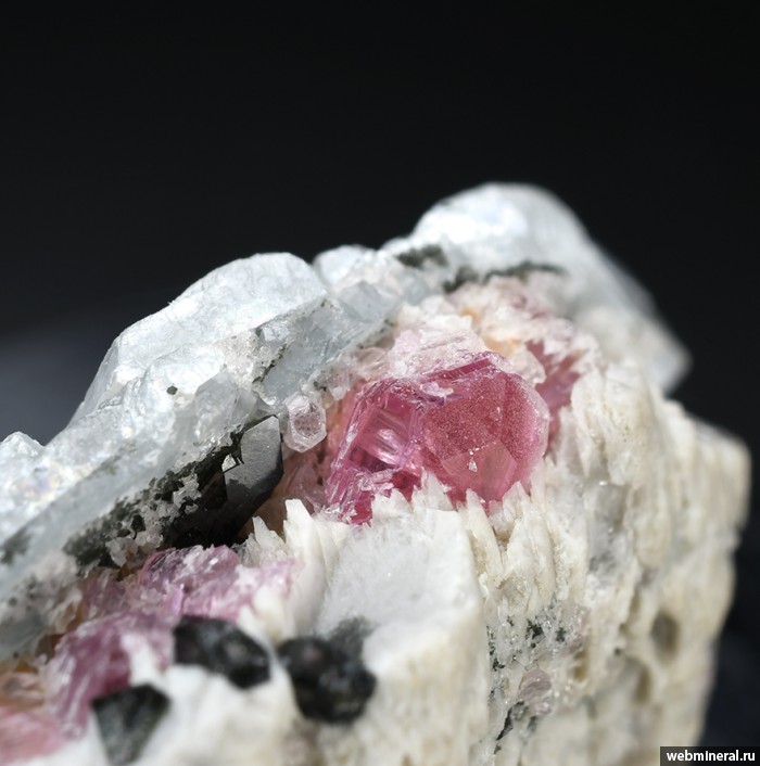   , , , . Sakavalana mine, Ambatovita, Mandrosonoro area, Ambatofinandrahana District, Amoron'i Mania Region, Fianarantsoa Province.