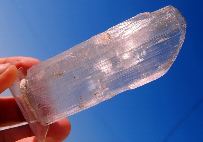    . (). Mawi pegmatite, Nilaw-Kolum pegmatite field, Du Ab District, Nuristan, Afganistan ().