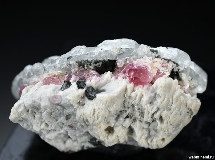   , , , . Sakavalana mine, Ambatovita, Mandrosonoro area, Ambatofinandrahana District, Amoron'i Mania Region, Fianarantsoa Province.