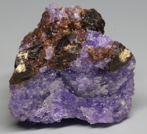 , , Alcaparrosa Mine, Sierra Gorda, Antofagasta, Chile ().   . webmineral.ru