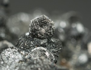 ,  (Fe) .   . webmineral.ru