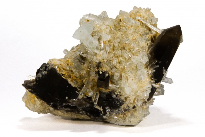 Фотография минерала Топаз, Дымчатый кварц. Милионная яма.