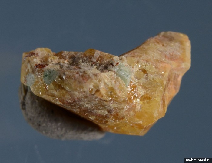   , , -(Mn), . Alto do Giz pegmatite, Equador, Rio Grande do Norte.