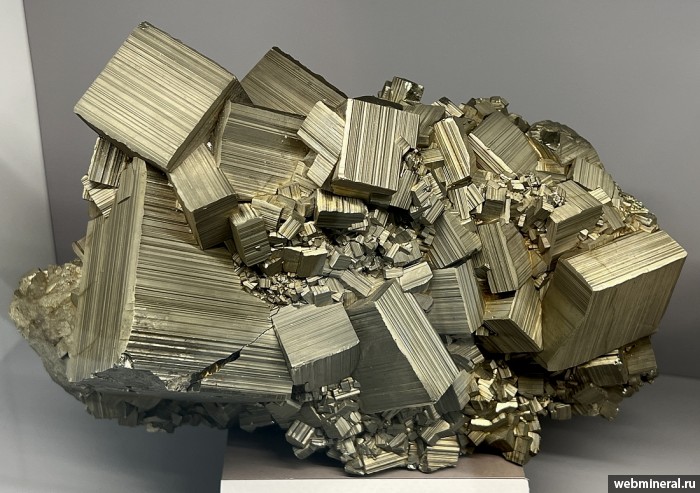 ���������� �������� �����. ���������� (Au) ������������� (������ ����).