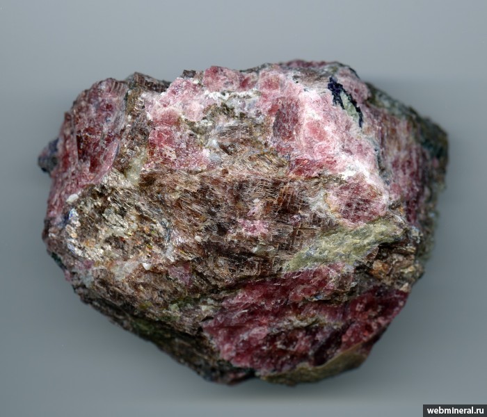   , , -(Ce), . Kipawa alkaline complex, Les Lacs-du-Temiscamingue, Temiscamingue RCM, Abitibi-Temiscamingue, Quebec.