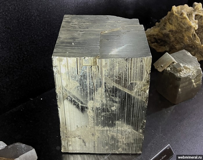 ���������� �������� �����. ���������� (Au) ������������� (������ ����).