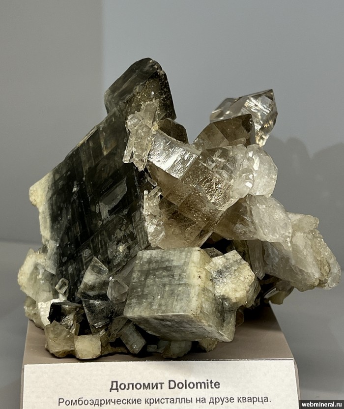 ���������� �������� �������, �����. ���������� (Au) ������������� (������ ����).