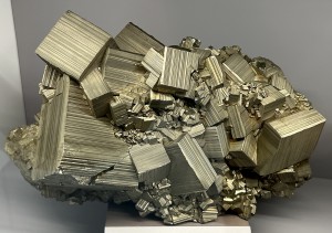 �����. ���������� (Au) ������������� (������ ����). �������� � �������������. webmineral.ru