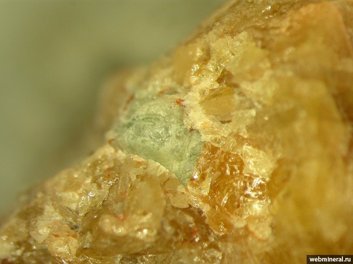   , , -(Mn), . Alto do Giz pegmatite, Equador, Rio Grande do Norte.