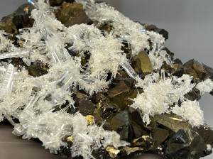 �����������, �����. ����� (Cu) �������������. �������� � �������������. webmineral.ru