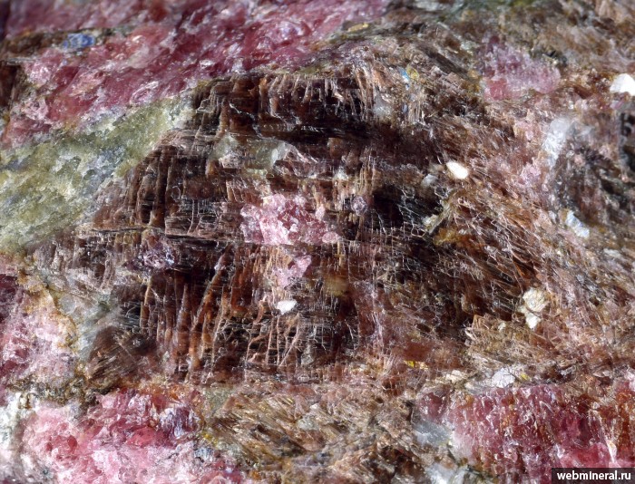   , , -(Ce), . Kipawa alkaline complex, Les Lacs-du-Temiscamingue, Temiscamingue RCM, Abitibi-Temiscamingue, Quebec.